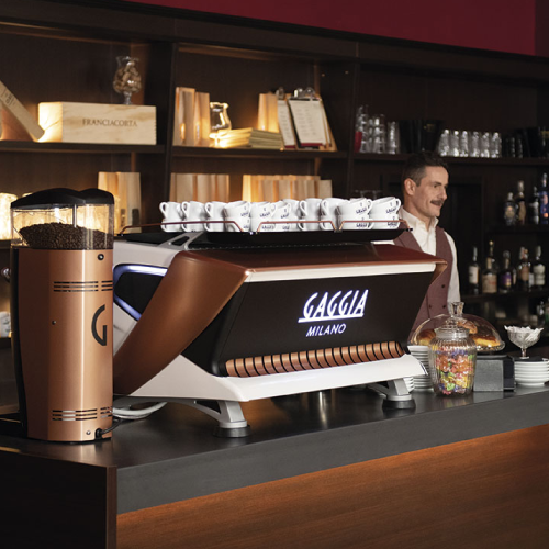 Barista con Gaggia profesional